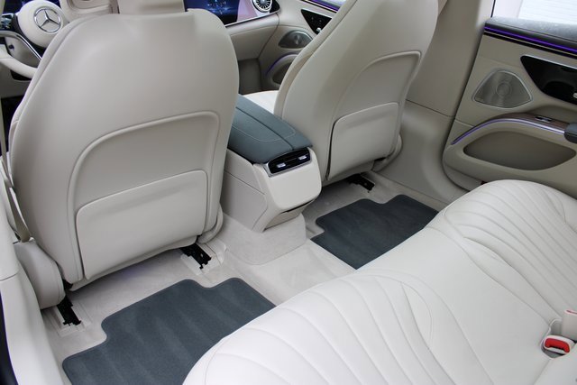 Used 2023 Mercedes-Benz EQS 580 4MATIC Sedan image 11
