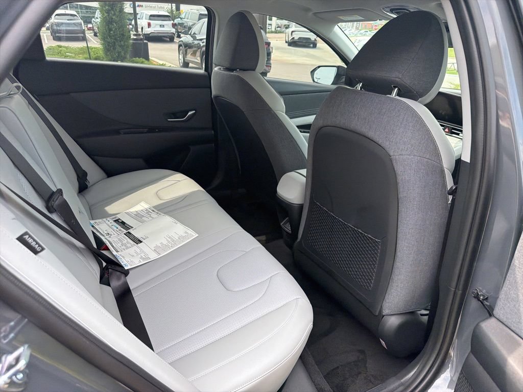 New 2026 Hyundai Elantra Limited FWD image 12