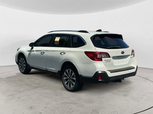 Used 2018 Subaru Outback 2.5i Touring AWD/4WD image 3