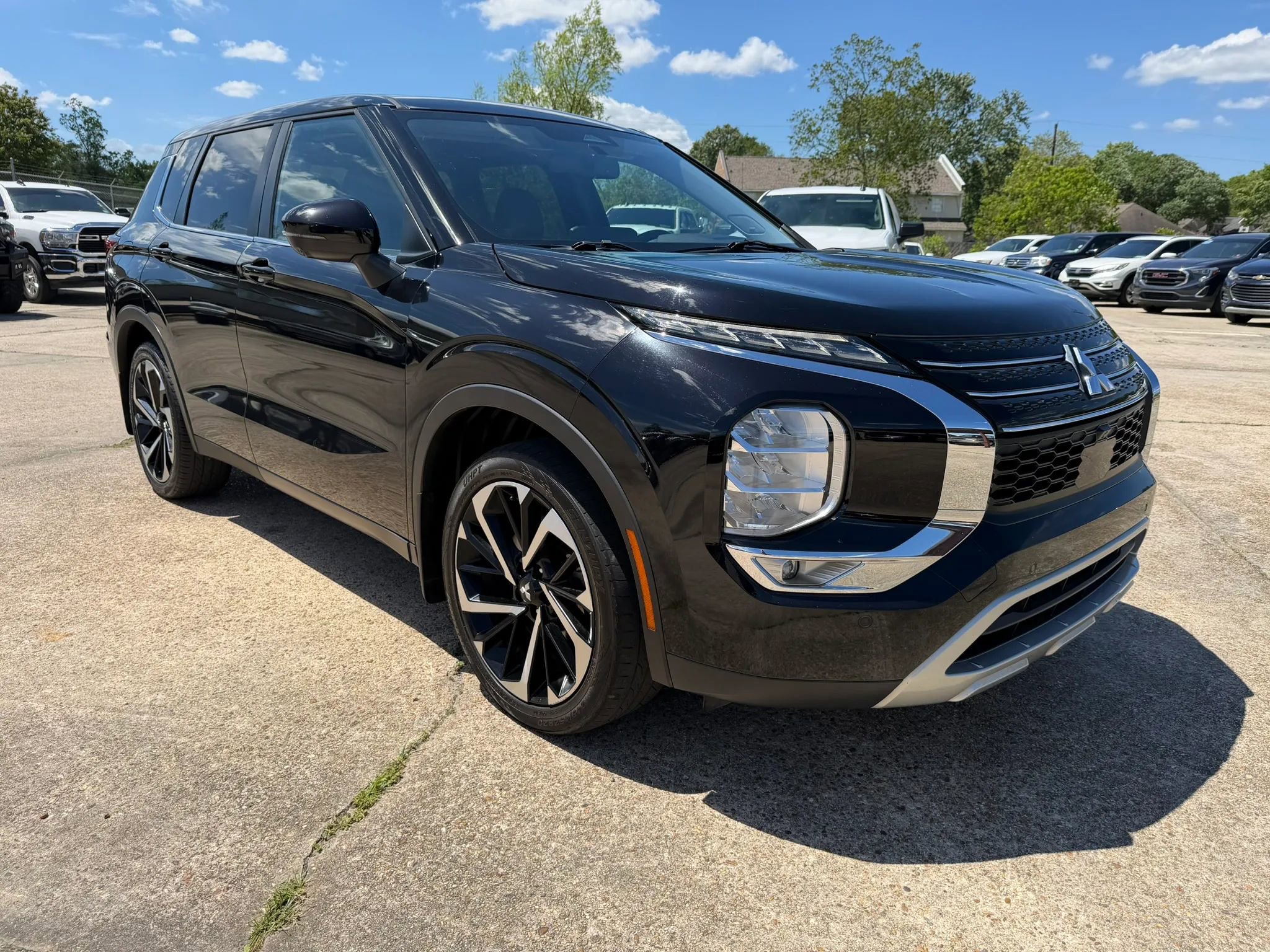 Used 2022 Mitsubishi Outlander SE image 7