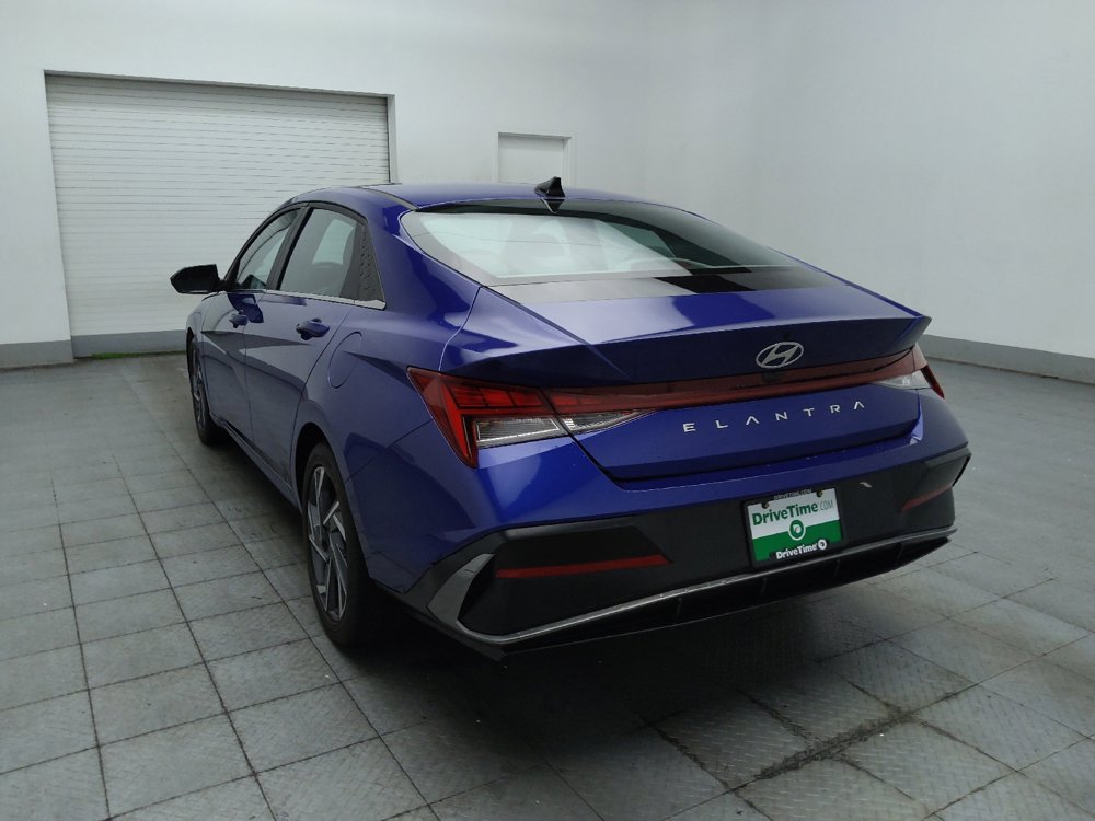 Used 2025 Hyundai Elantra SEL FWD image 5