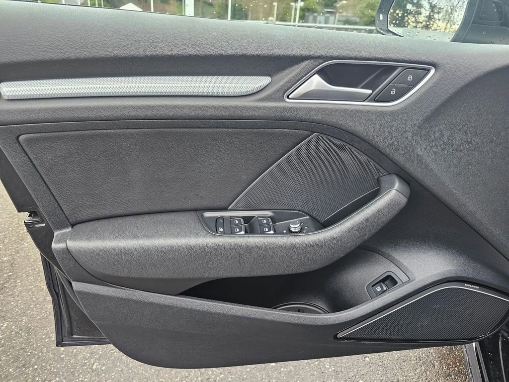 Used 2016 Audi A3 e-tron Premium Plus w/ Premium Plus Package image 22