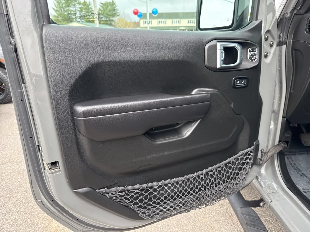 Certified 2021 Jeep Gladiator Sport AWD/4WD image 18