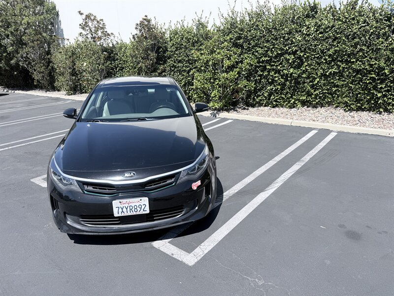 Used 2017 Kia Optima EX w/ Technology Package FWD image 2
