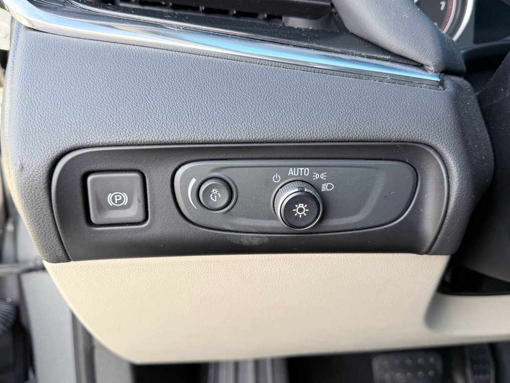 Used 2018 Buick Enclave Premium image 13