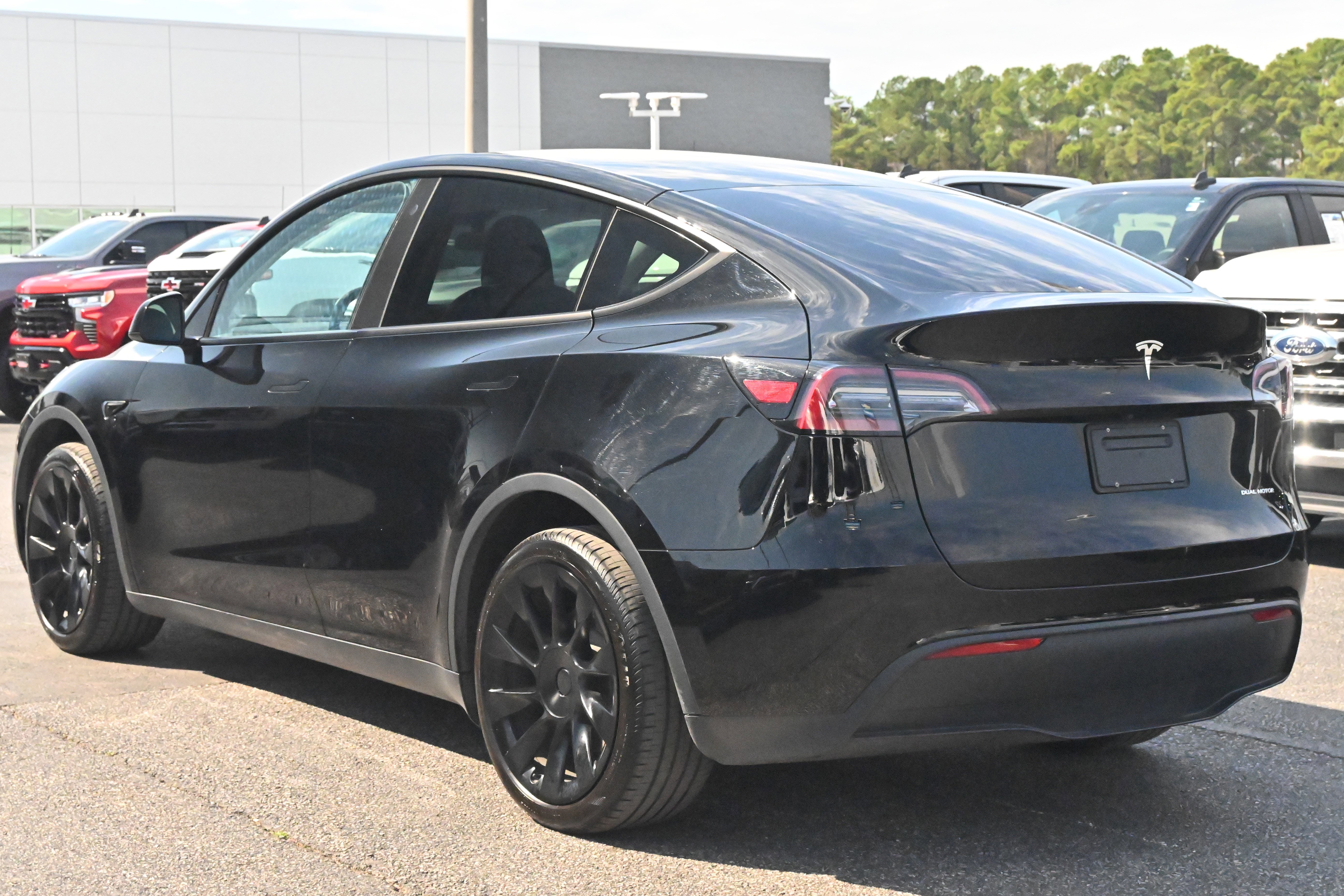 Used 2023 Tesla Model Y Long Range image 13