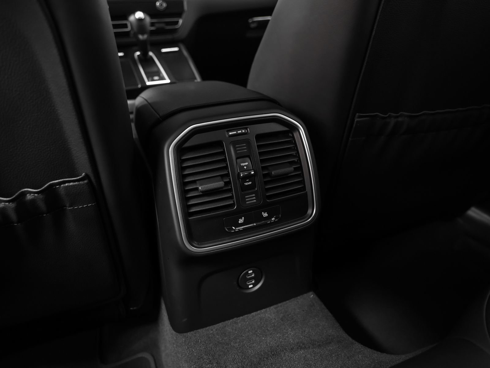New 2026 Porsche Macan AWD/4WD image 40