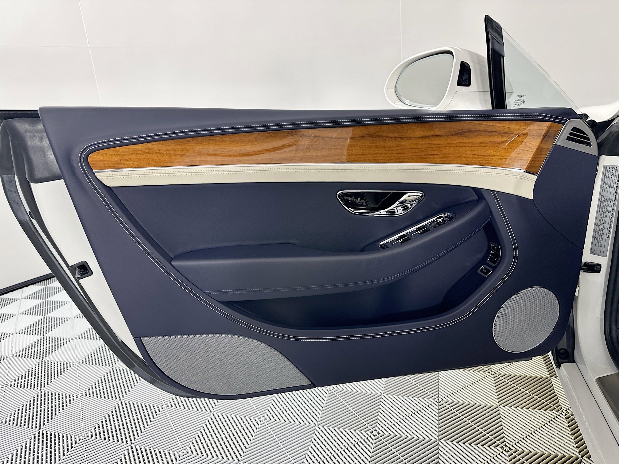 Certified 2023 Bentley Continental GT Mulliner image 17