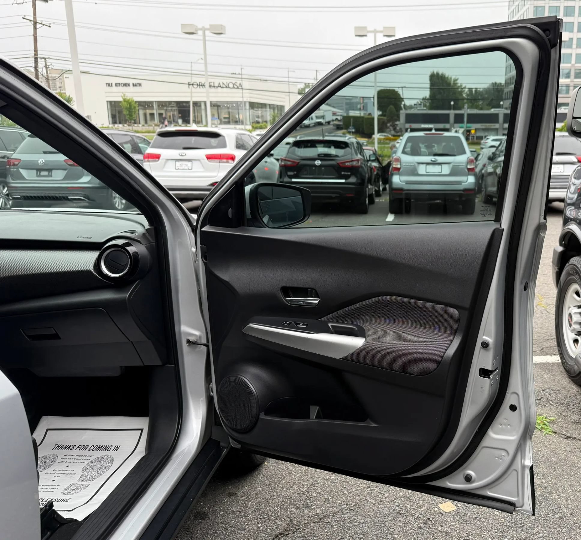 Used 2020 Nissan Kicks SV FWD image 28