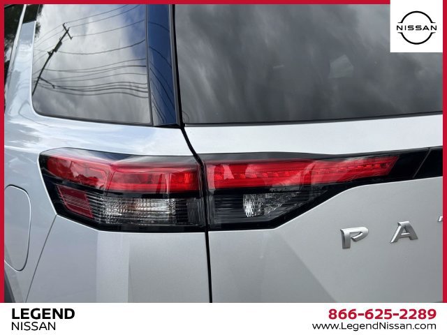 Used 2024 Nissan Pathfinder S AWD/4WD image 11