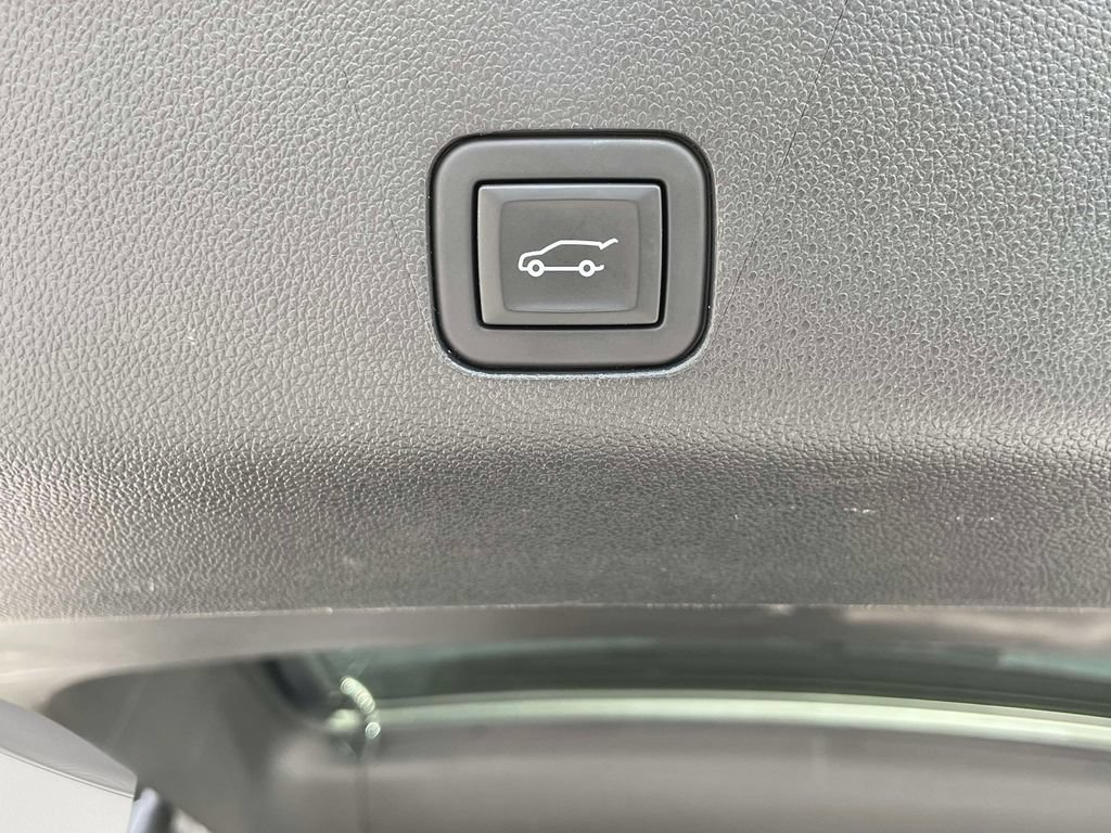 Used 2024 Chevrolet Tahoe LT RWD image 10