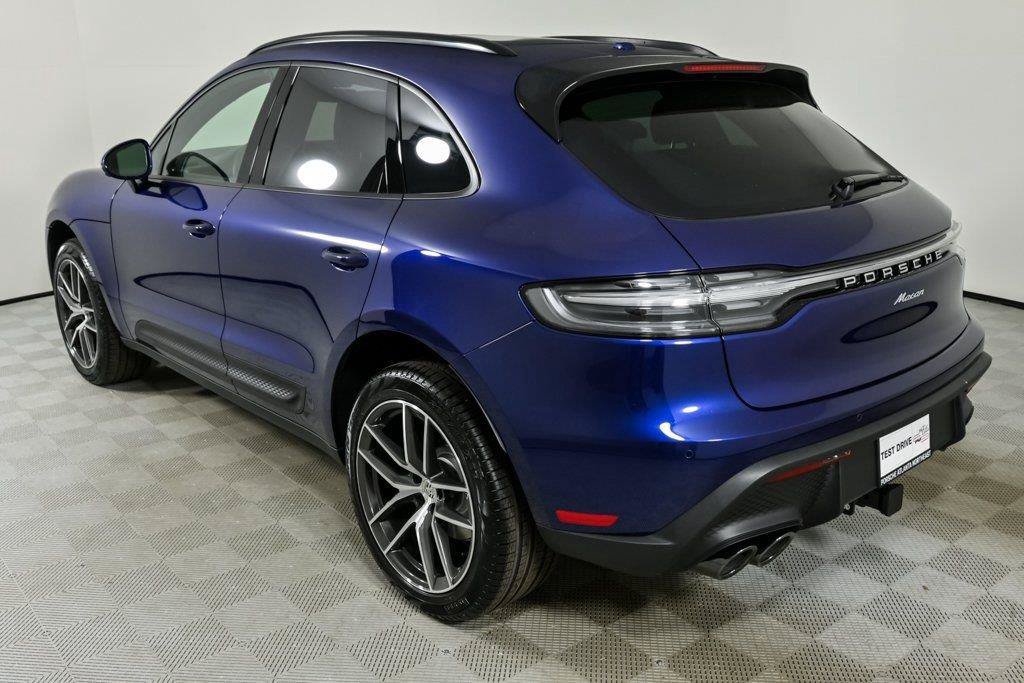 Used 2026 Porsche Macan AWD/4WD image 3