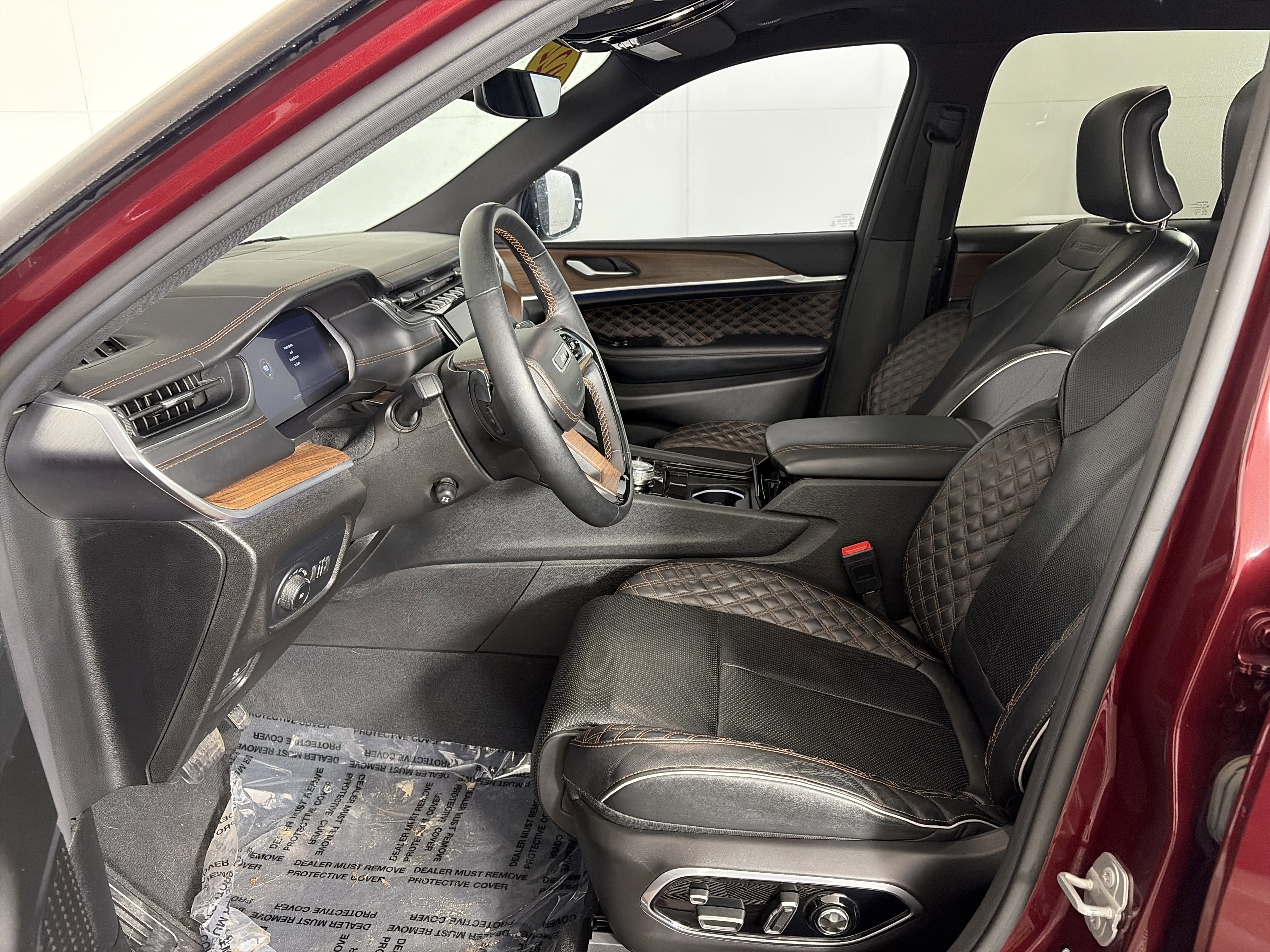 Used 2022 Jeep Grand Cherokee Summit AWD/4WD image 6