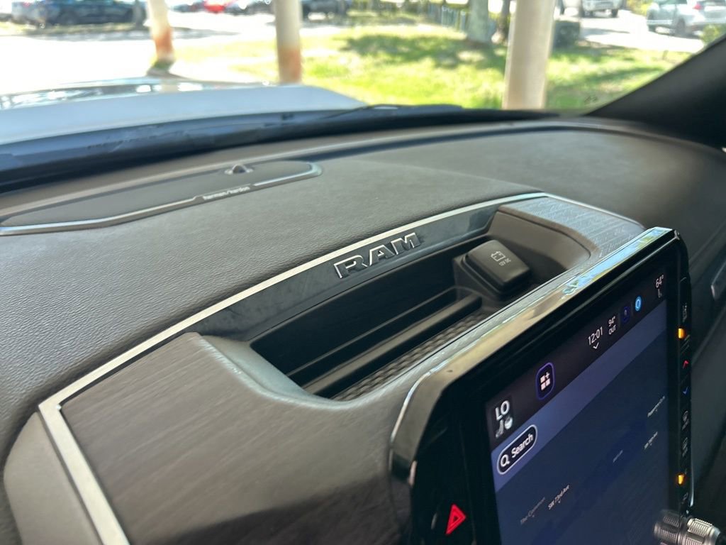 Used 2025 RAM 3500 Laramie AWD/4WD image 55