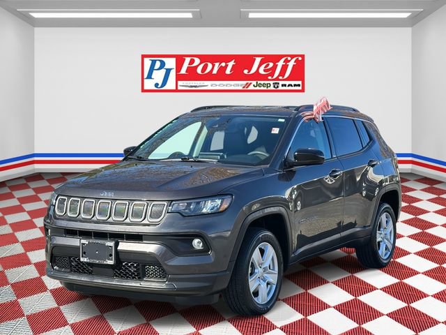 Used 2022 Jeep Compass Latitude image 1