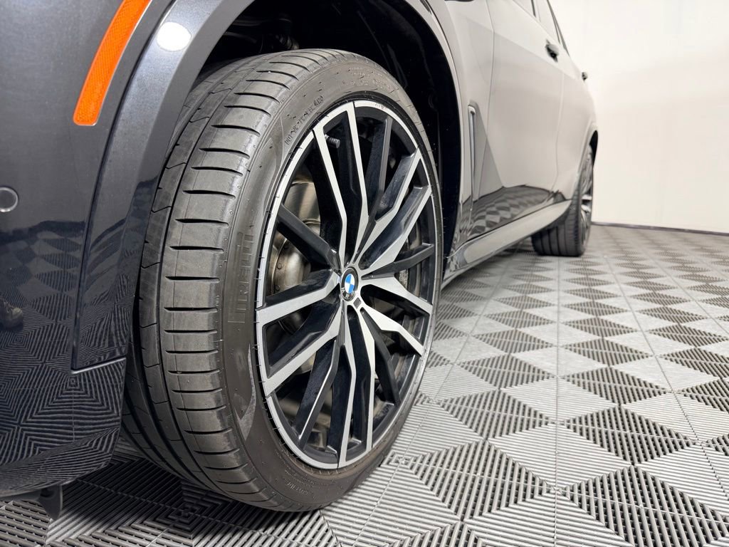 Used 2019 BMW X5 xDrive40i w/ M Sport Package AWD/4WD image 11
