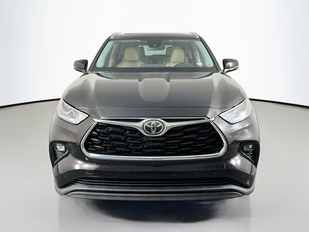Used 2020 Toyota Highlander Limited FWD image 3