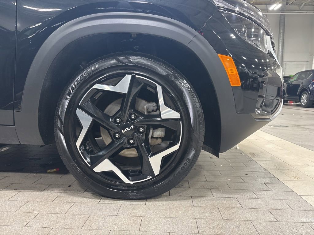 Certified 2024 Kia Seltos EX image 28