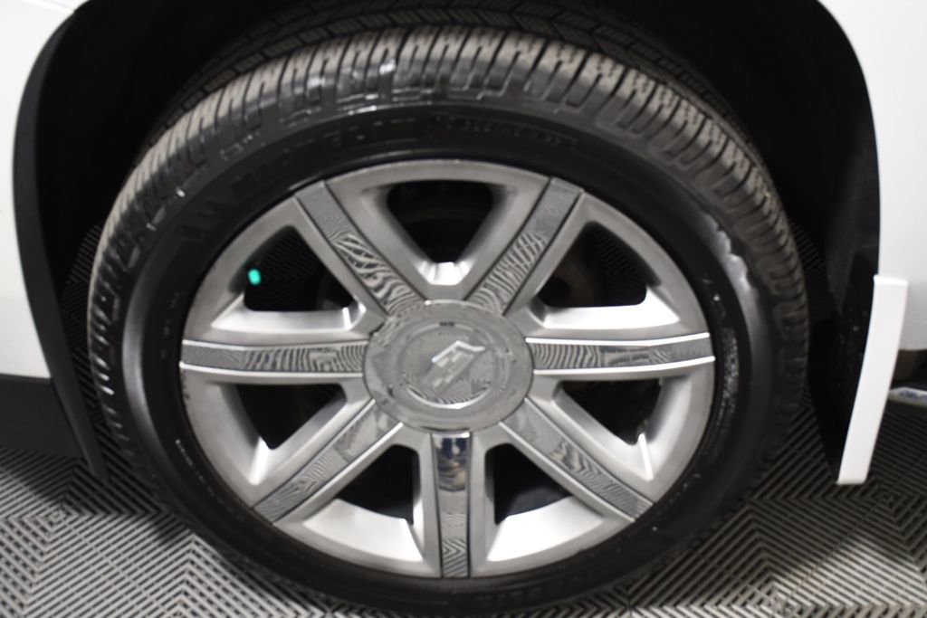 Used 2017 Cadillac Escalade Luxury image 11