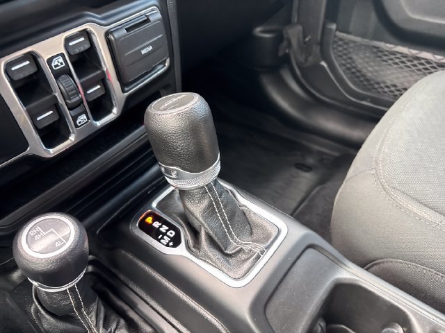 Used 2021 Jeep Gladiator Overland AWD/4WD image 22