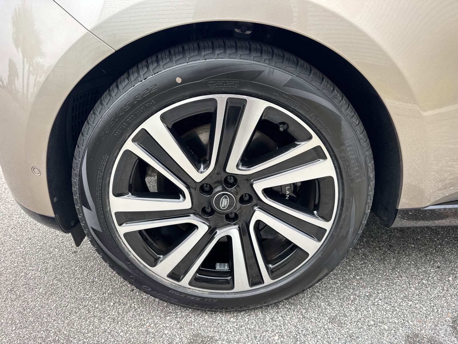 Certified 2023 Land Rover Range Rover Autobiography image 10