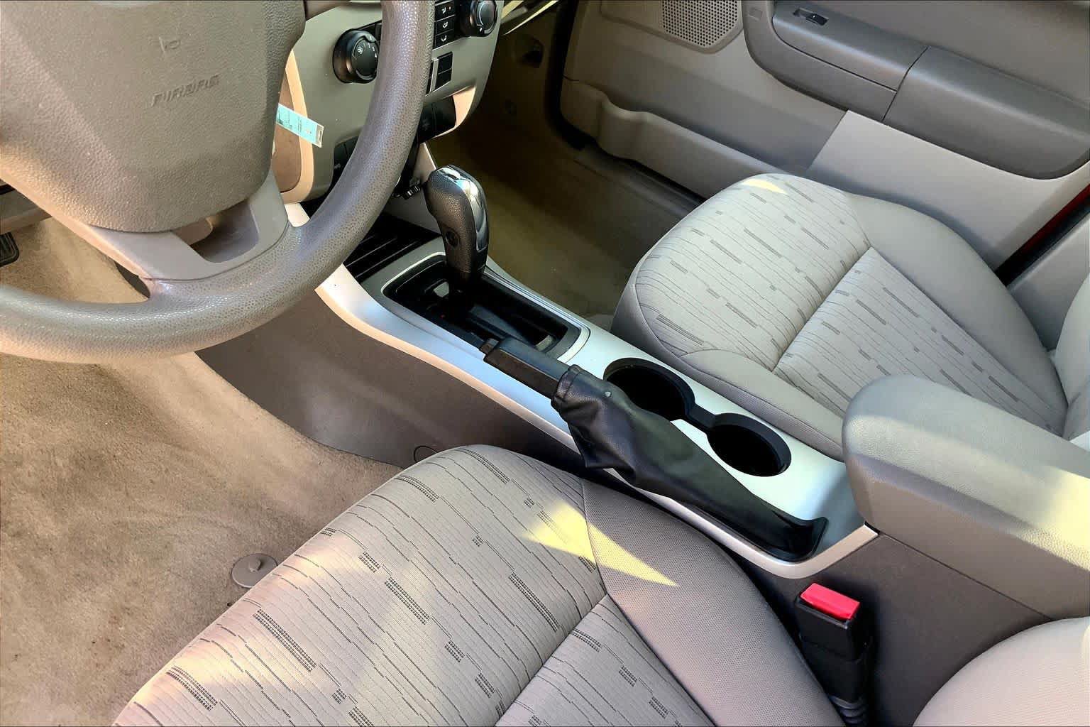 Used 2010 Ford Focus SE FWD image 15