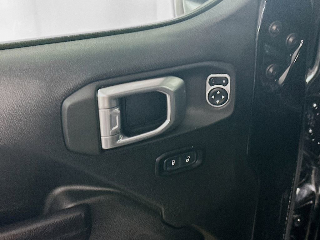 Used 2023 Jeep Gladiator Mojave w/ Cold Weather Group image 25