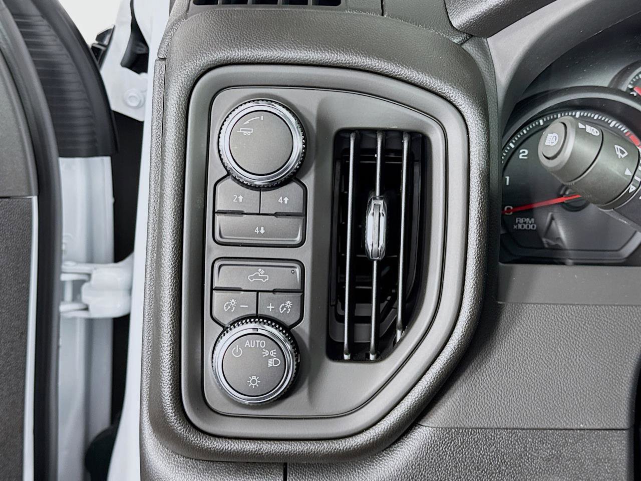 Certified 2025 GMC Sierra 2500 Pro image 10