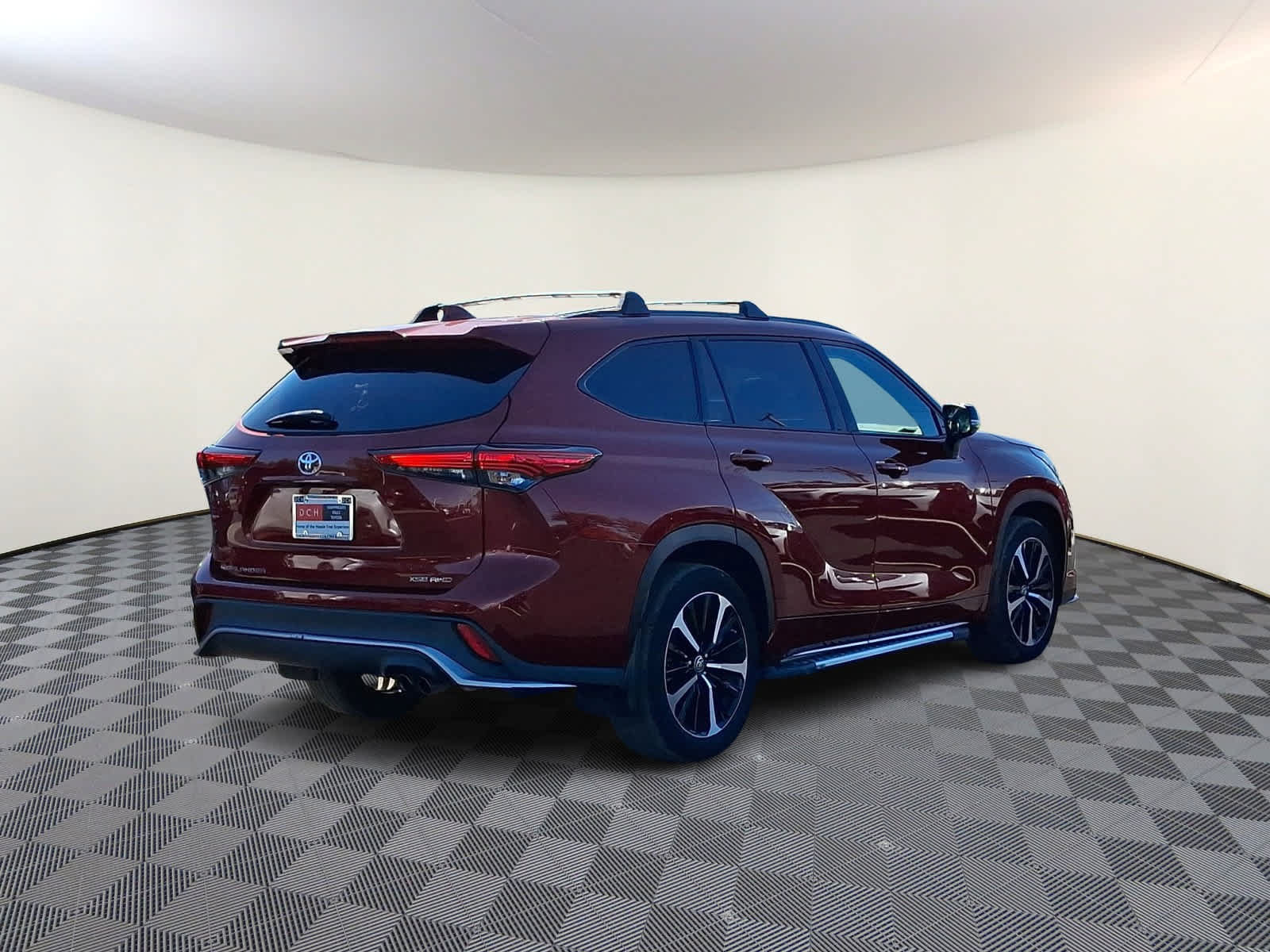 Used 2022 Toyota Highlander XSE AWD/4WD image 5