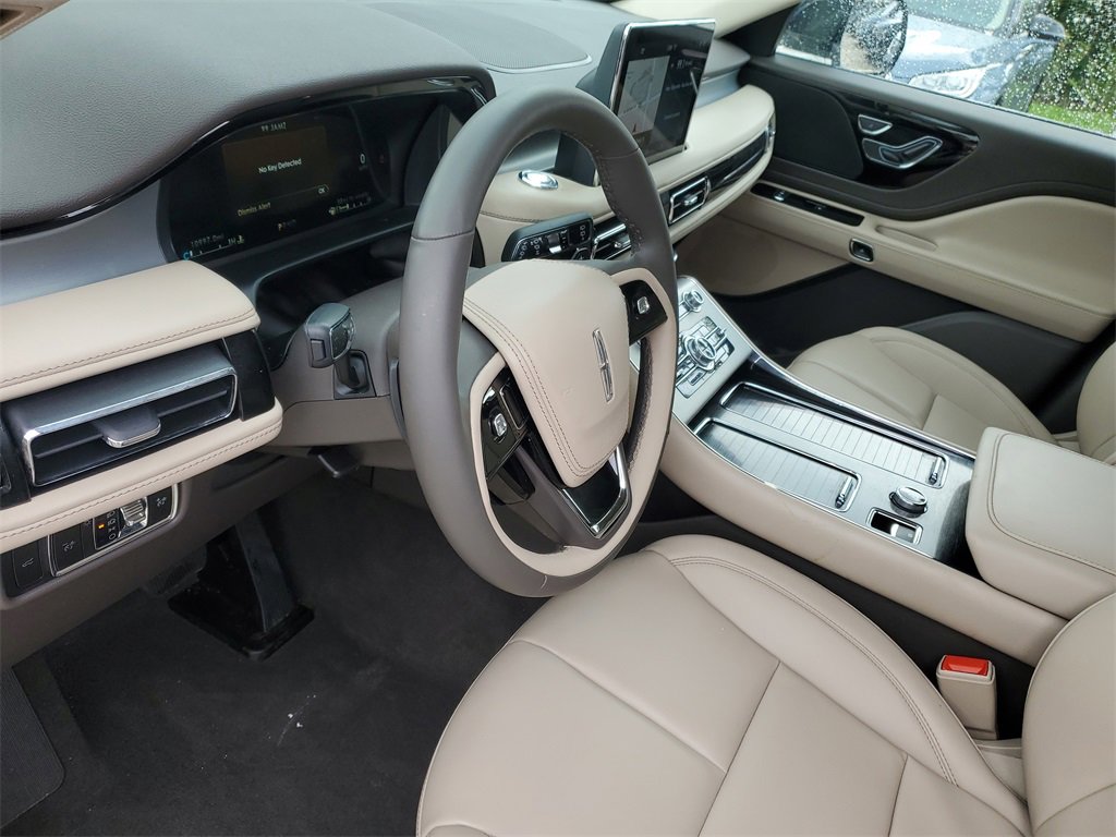 Certified 2023 Lincoln Aviator 2WD w/ Premium Package image 20