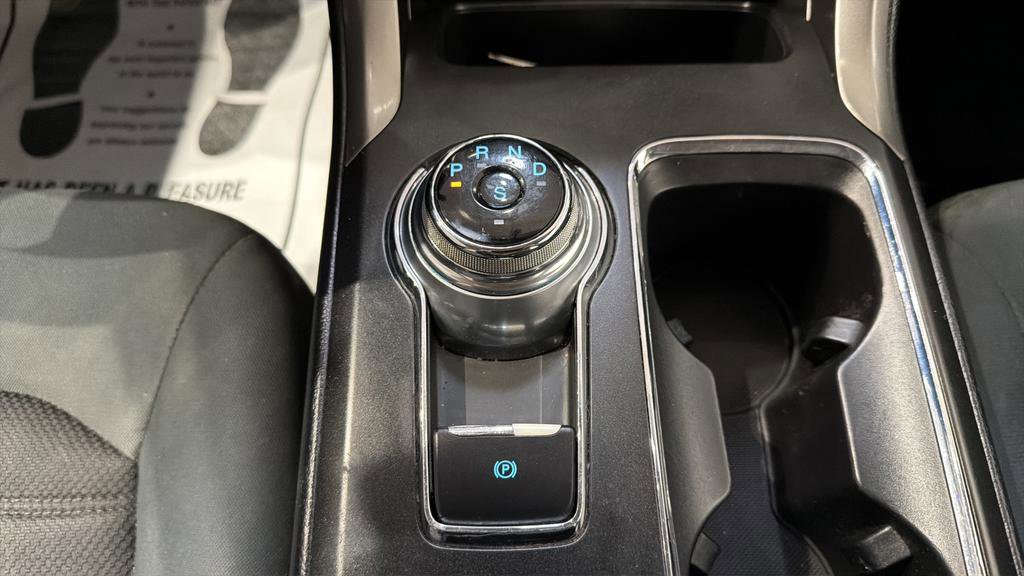 Used 2017 Ford Fusion SE w/ Fusion SE Technology Package image 23
