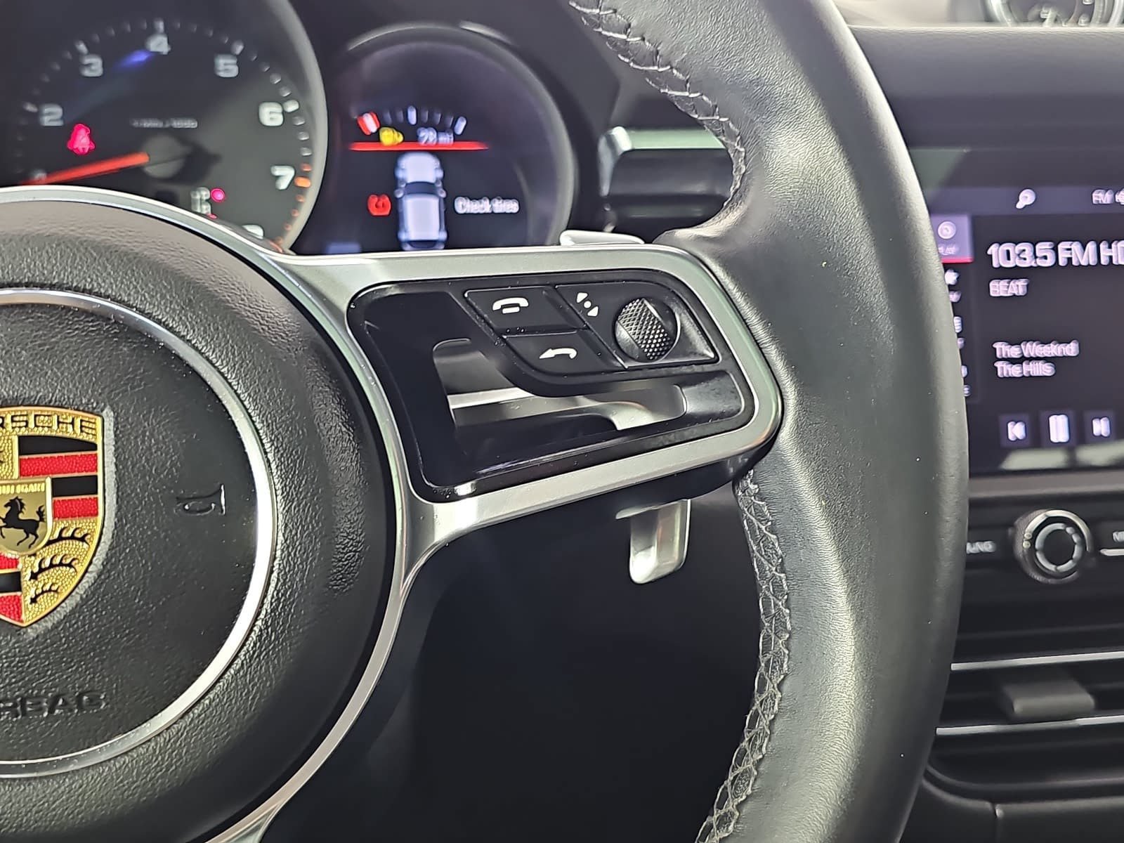 Used 2021 Porsche Macan AWD/4WD image 18
