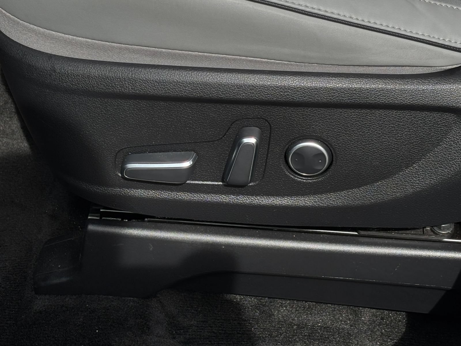 Used 2025 Hyundai Palisade SEL FWD image 20