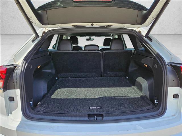 Used 2022 Volkswagen Atlas Cross Sport SE AWD/4WD image 19