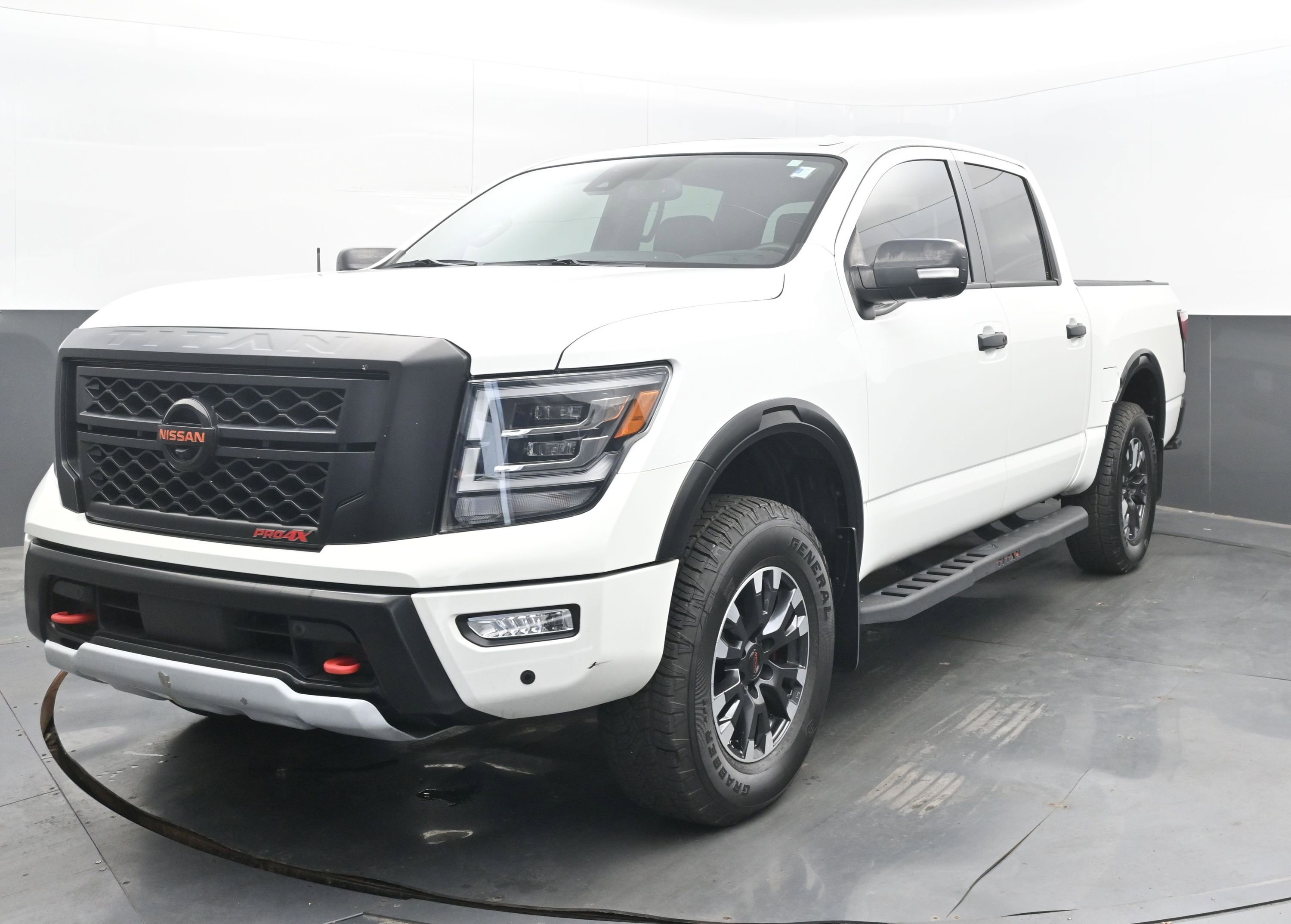 Certified 2021 Nissan Titan PRO-4X w/ Pro-4x Convenience Package image 3