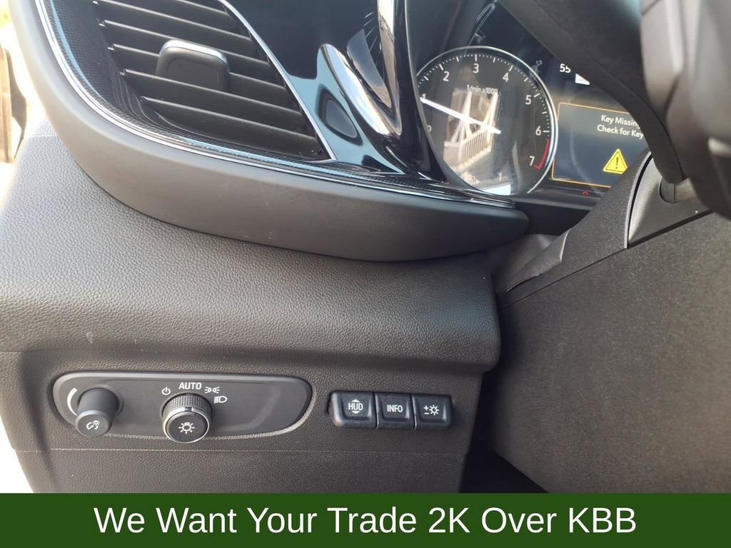 Used 2022 Buick Envision Essence w/ Technology Package II image 19