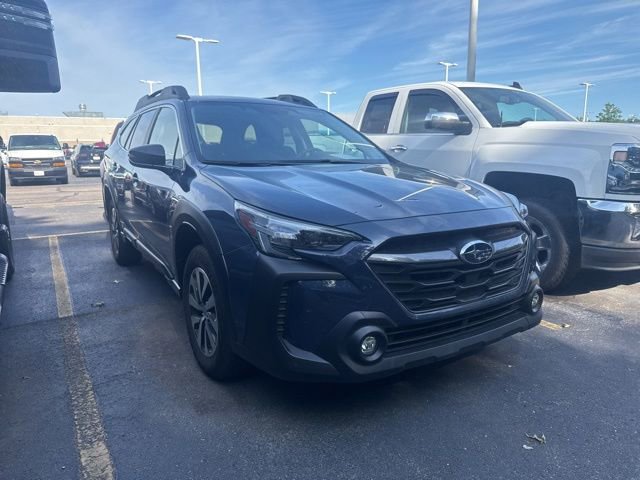 Used 2025 Subaru Outback Premium w/ Popular Package #1A AWD/4WD image 2