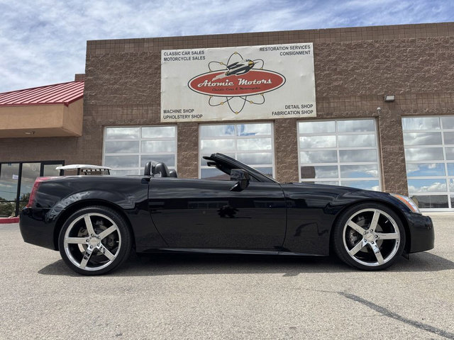 Used 2006 Cadillac XLR RWD image 1