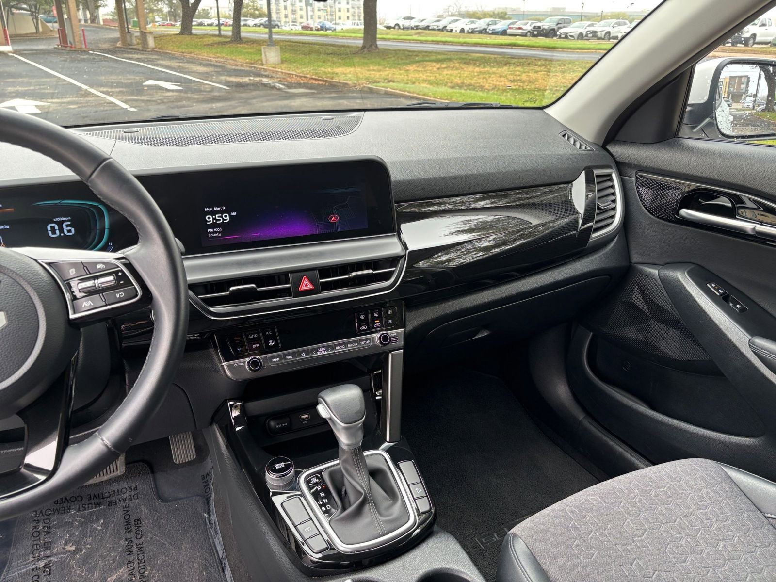 Used 2025 Kia Seltos S image 30