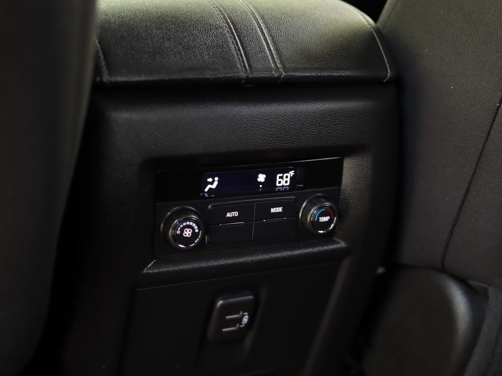 Used 2023 Chevrolet Traverse LT AWD/4WD image 28