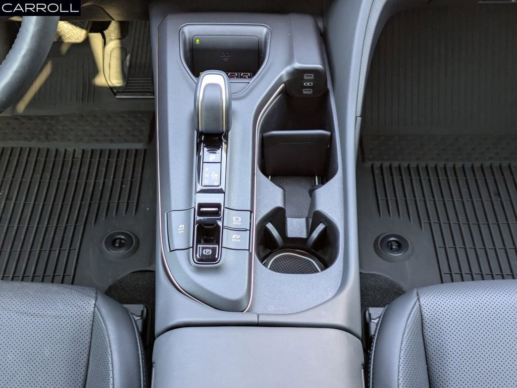 Used 2023 Toyota Crown Limited image 20