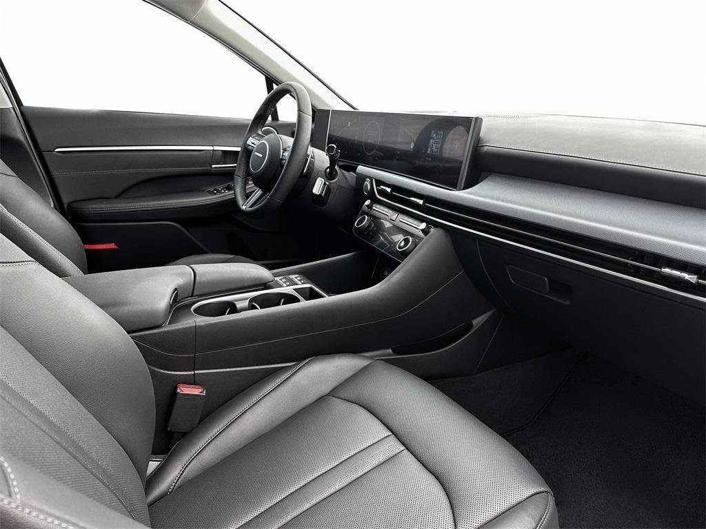 New 2025 Hyundai Sonata Limited image 15