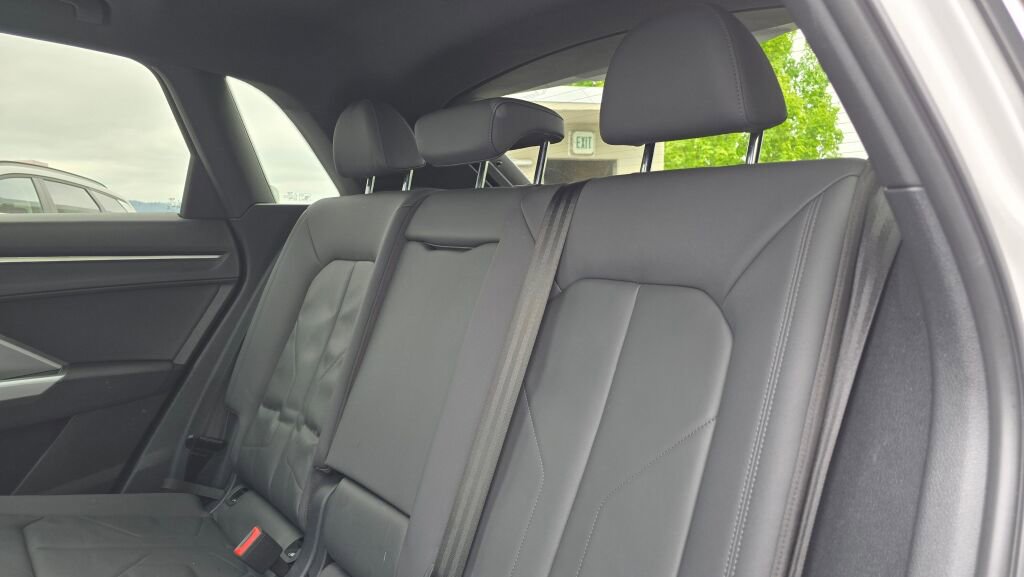 Used 2020 Audi Q3 2.0T Premium Plus w/ Premium Plus Package AWD/4WD image 17