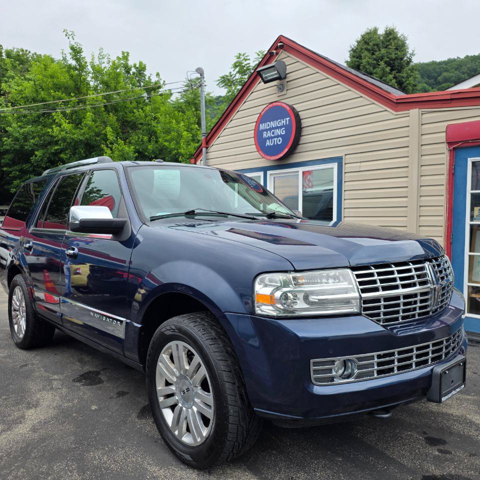Used 2014 Lincoln Navigator 4WD image 6