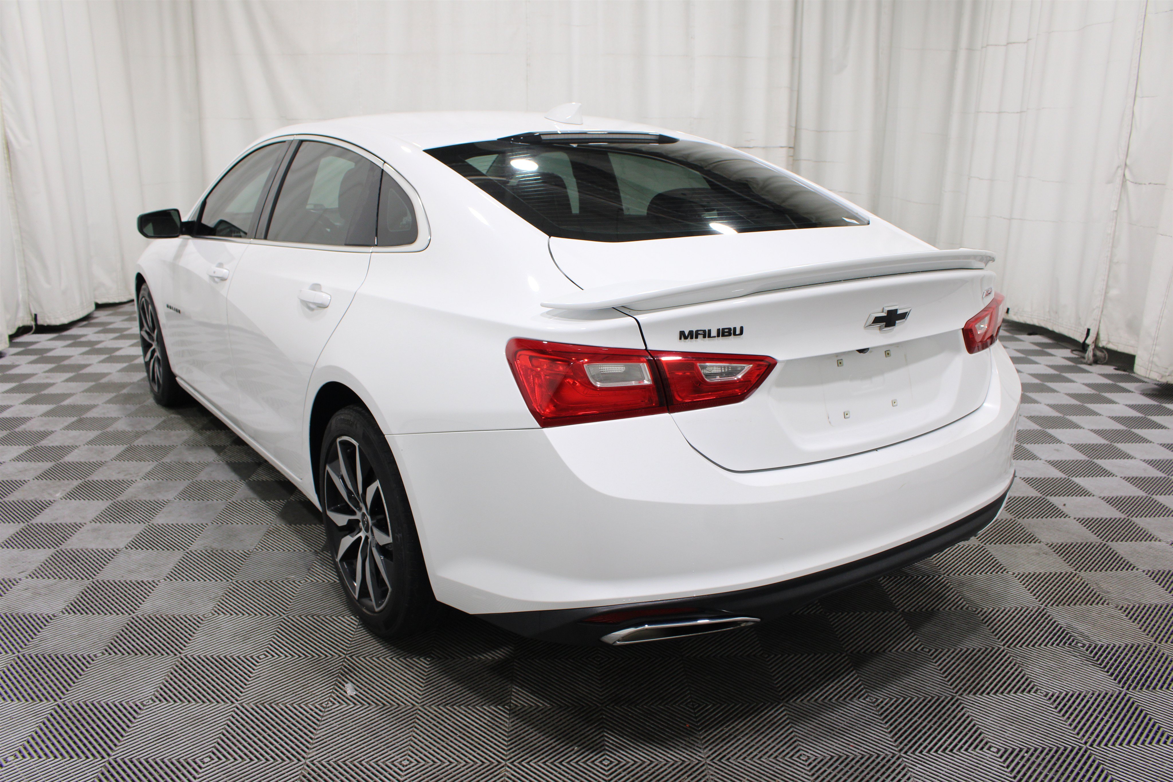 Used 2021 Chevrolet Malibu RS FWD image 32