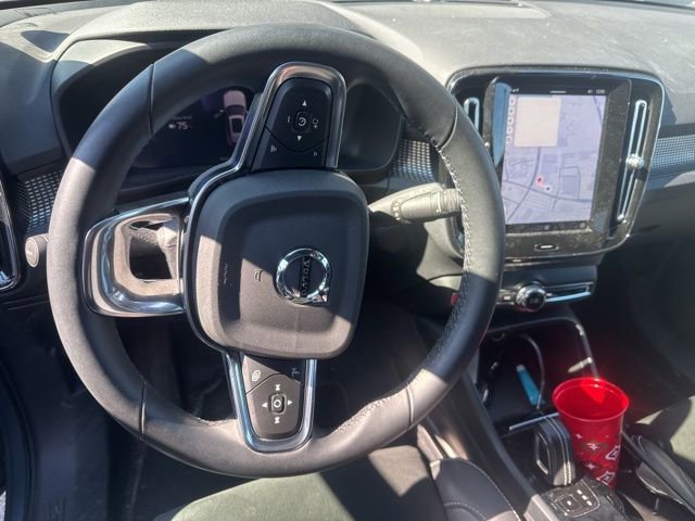 Used 2022 Volvo XC40 P8 Recharge Plus image 6