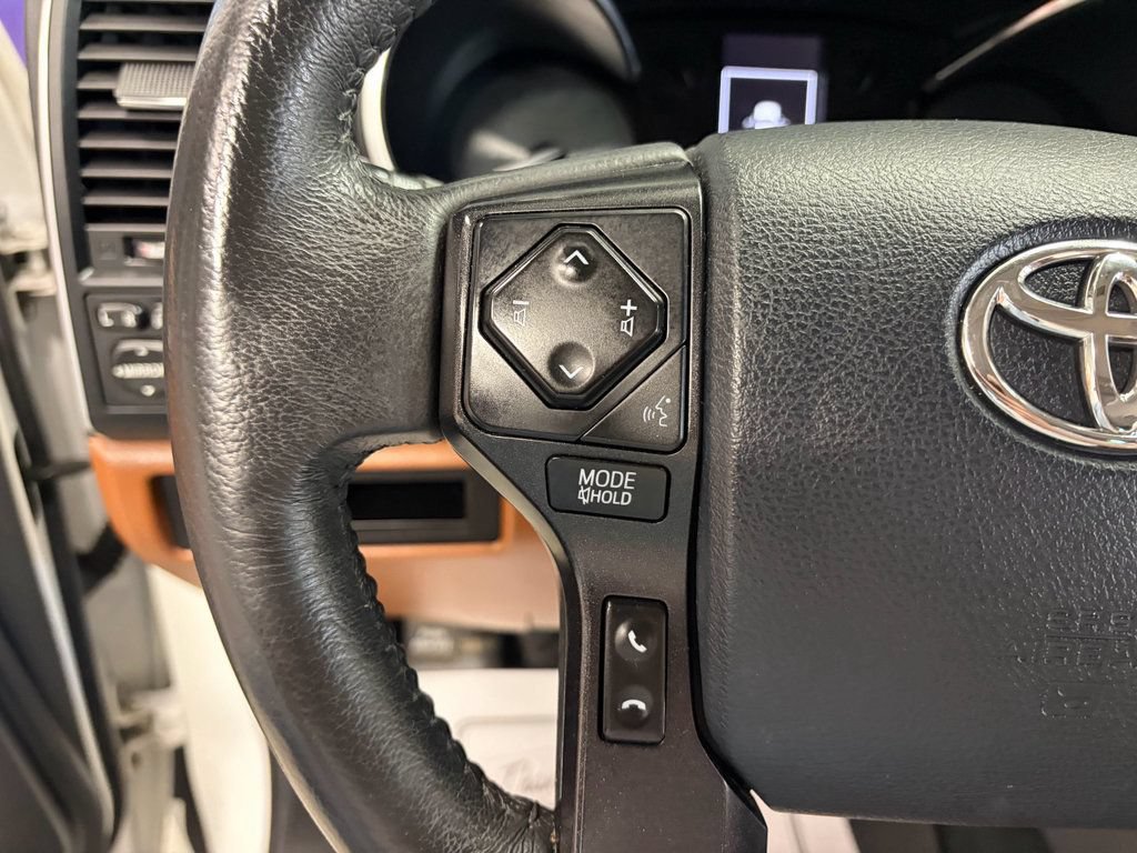 Used 2018 Toyota Sequoia Platinum AWD/4WD image 19
