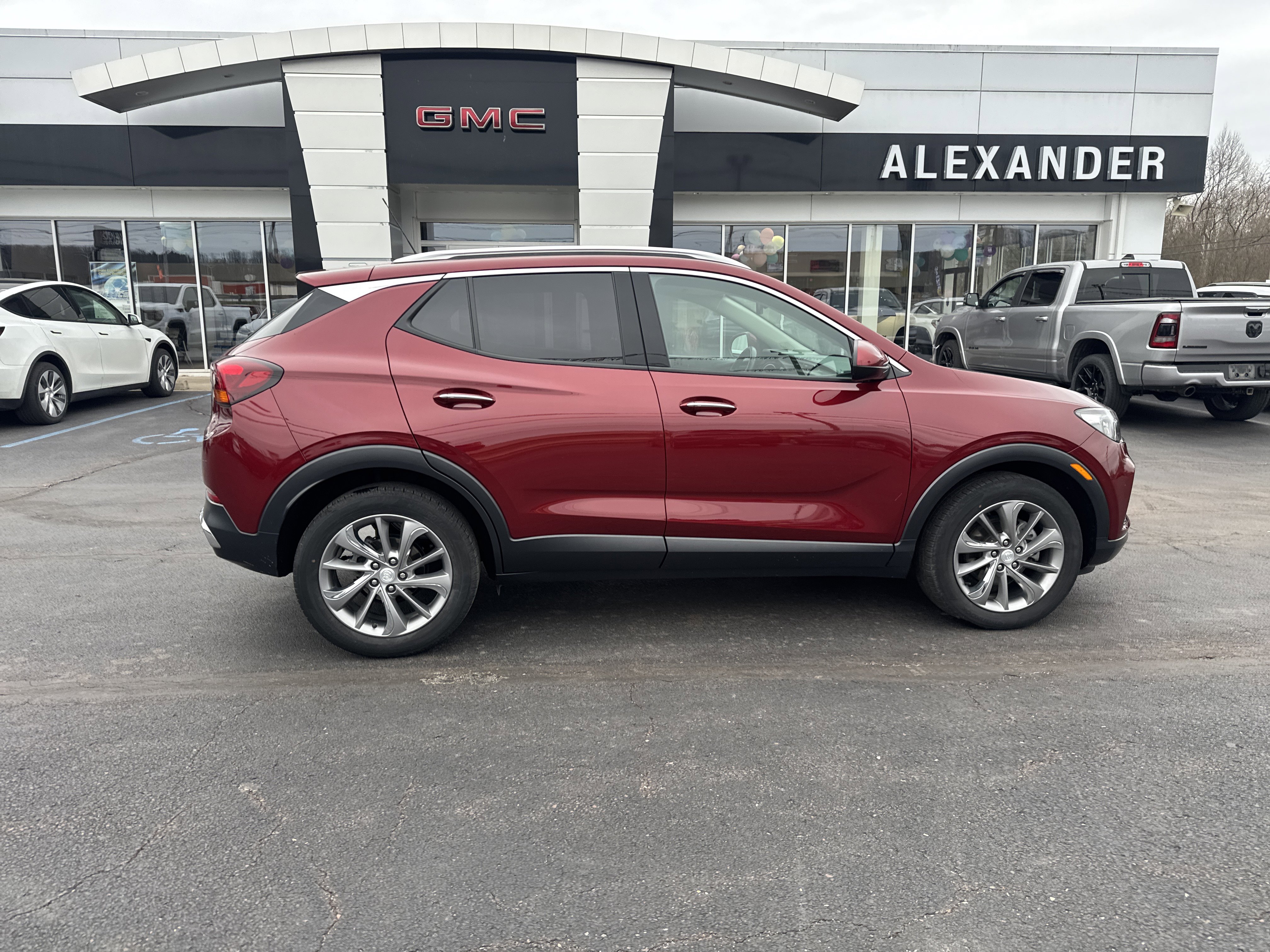 Used 2023 Buick Encore GX Essence w/ Experience Buick Package image 2