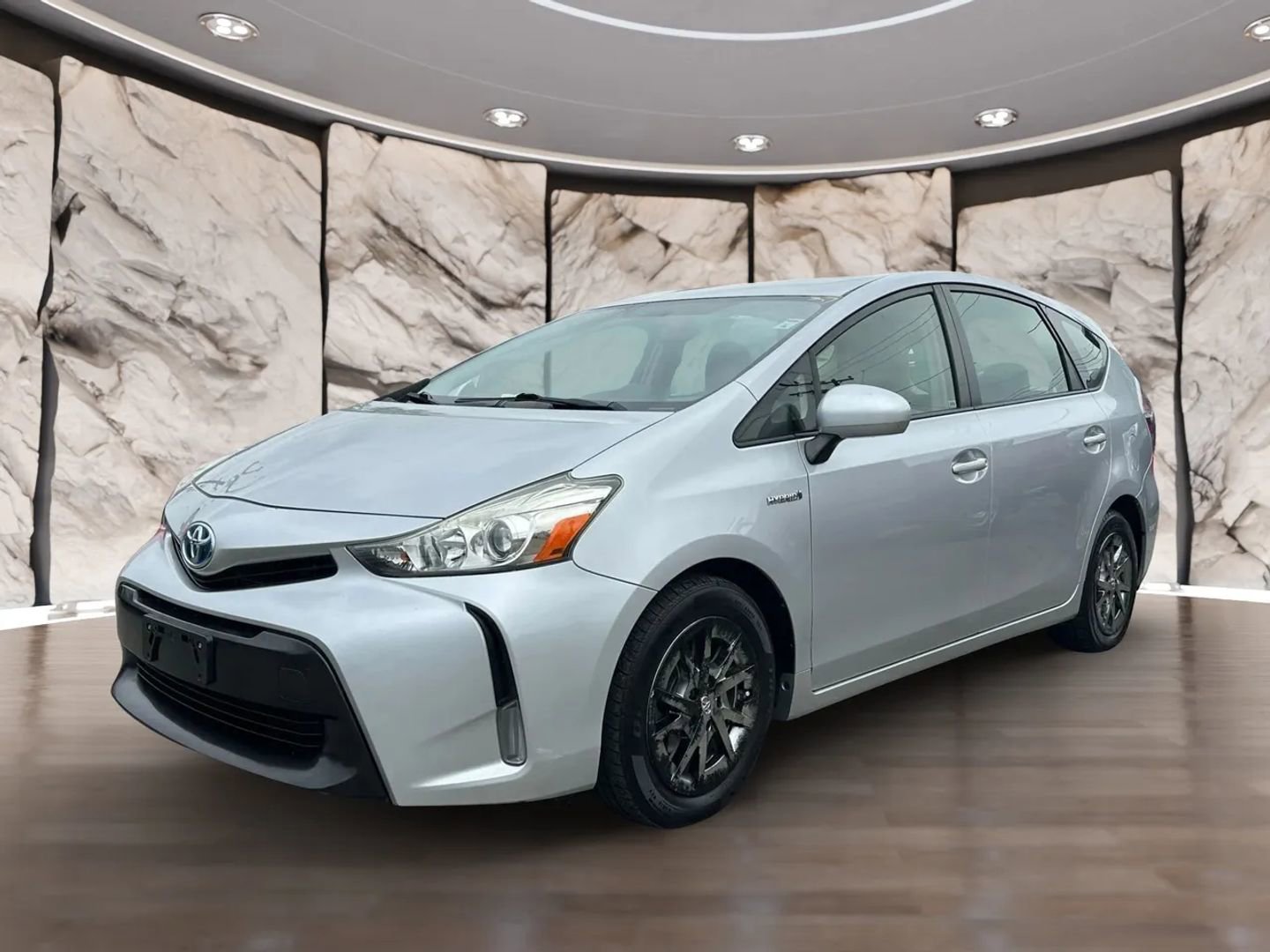 Used 2015 Toyota Prius V Three image 4