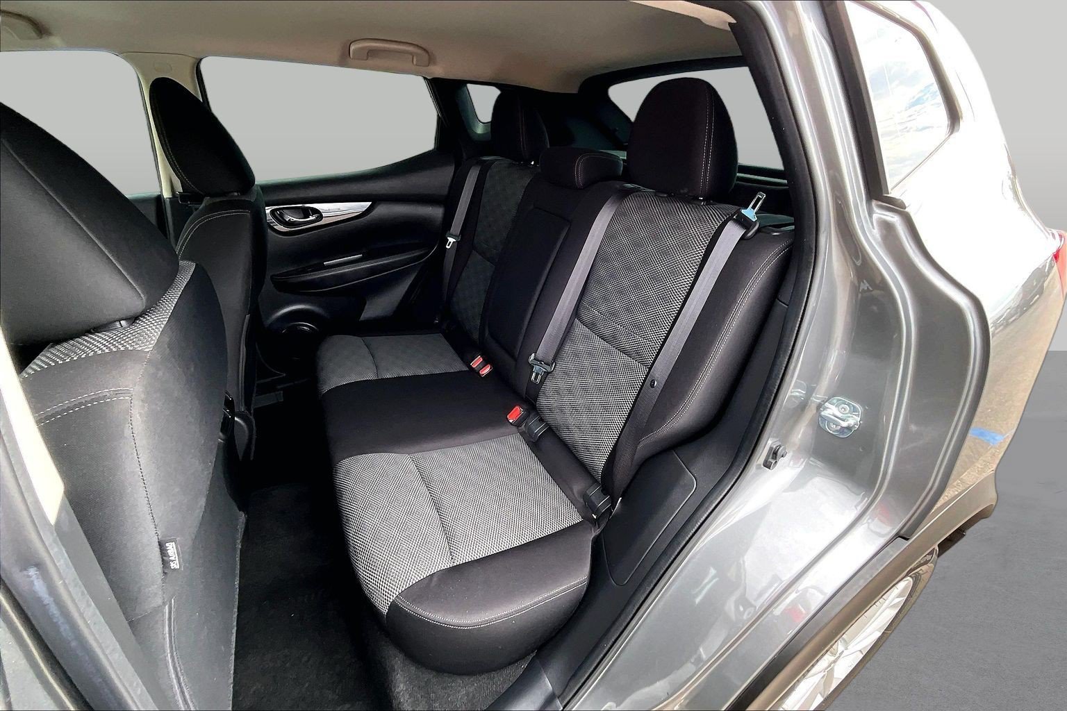 Used 2017 Nissan Rogue Sport SV FWD image 26